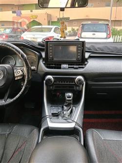 تۆیۆتا ڕاڤ 4